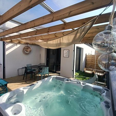 Apb Spa Locations Avec Jacuzzi Privatif 圣让-德蒙 外观 照片