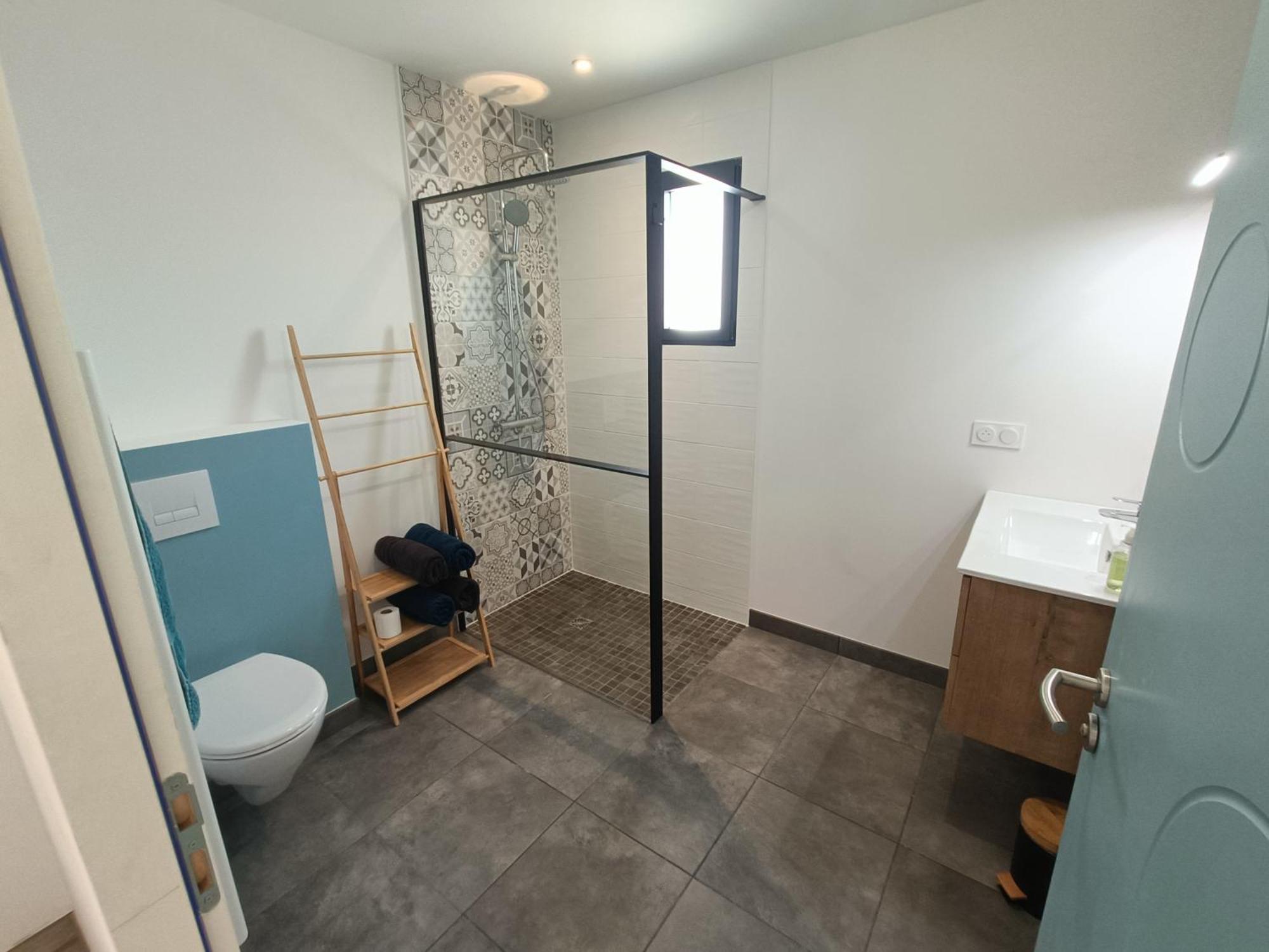 Apb Spa Locations Avec Jacuzzi Privatif 圣让-德蒙 外观 照片